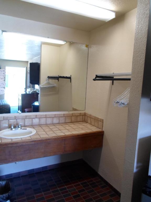 Budget Motel